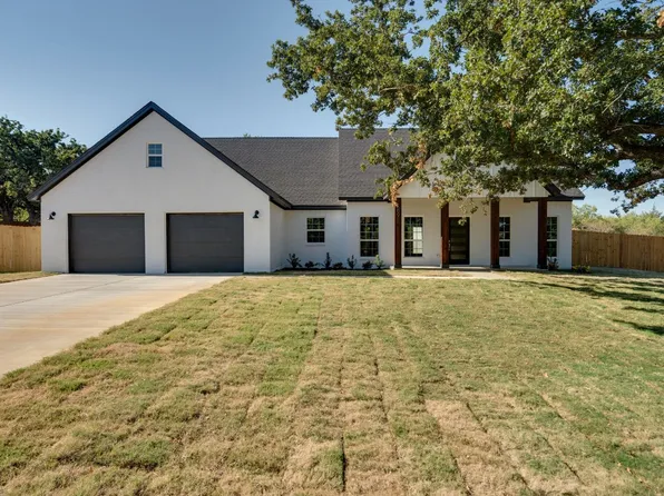 609 Willow Bend St, Cleburne, TX 76031