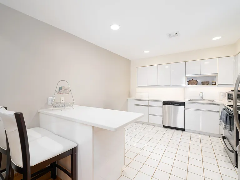 101 Shearwater Ct E — Photo 8