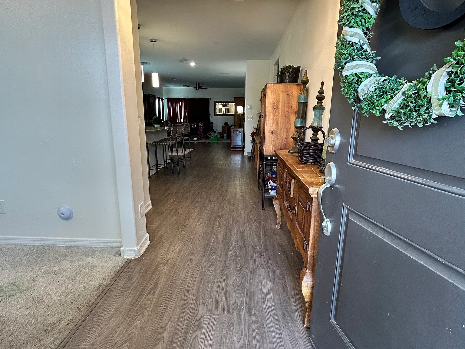 6 bed, 1985 sqft, $2,299 — Photo 4