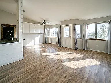 Living room/ Dining room