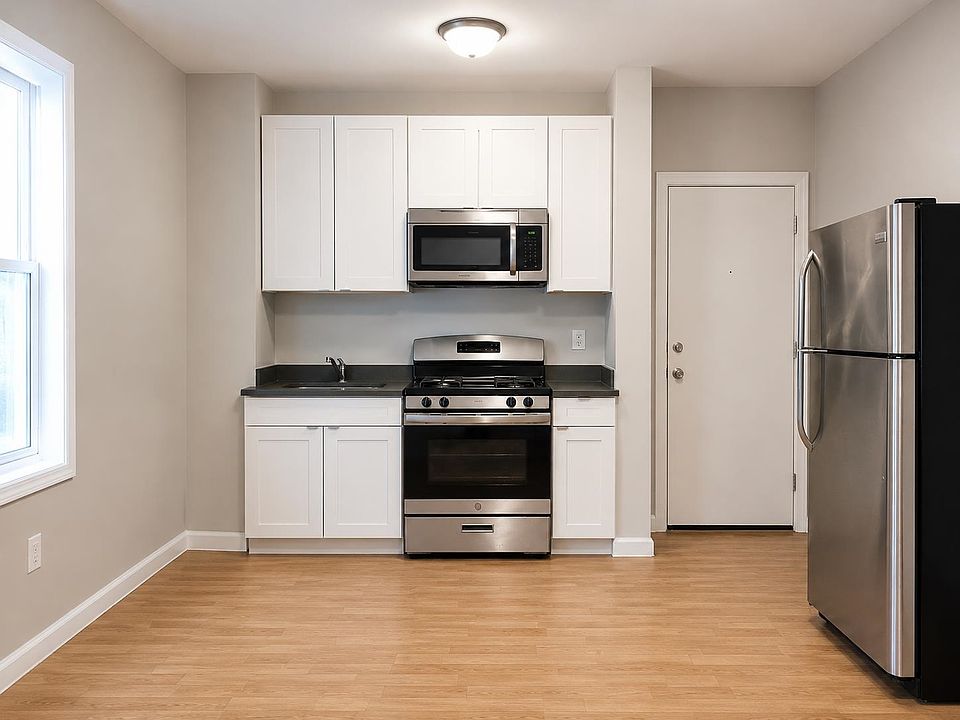 1st image of 160 Vroom St APT 36