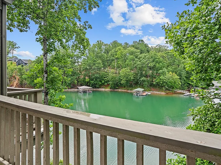 701 Loran Pointe Cir — Photo 2