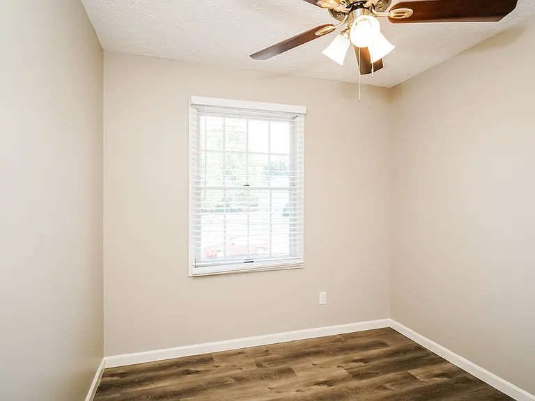 532 Hunters Trl — Photo 12