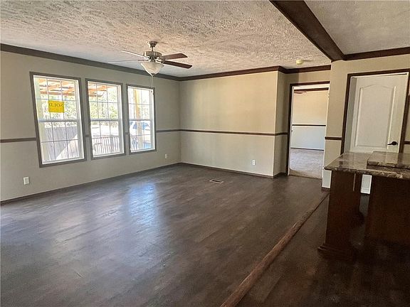 3rd image of 348 Hooper Rd