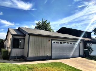 240 E Elowin Ct, Visalia, CA 93291