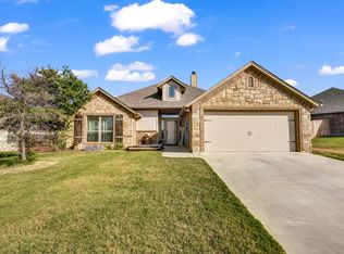1825 Town Creek Cir, Weatherford, TX 76086