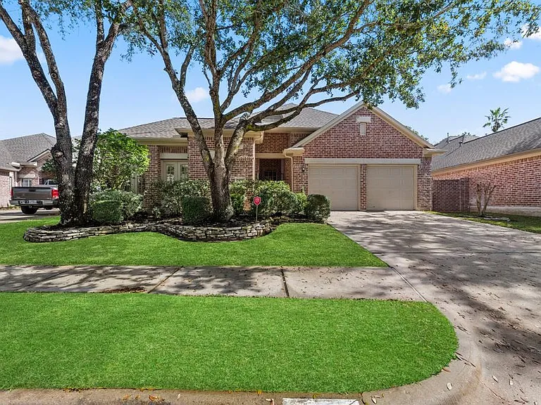 24106 Laureumont Ct — Photo 28