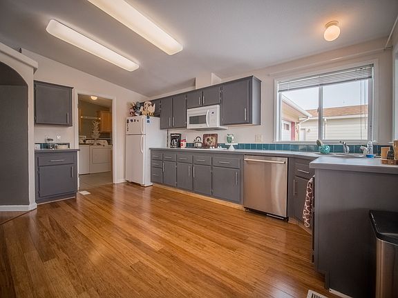 4th image of 530 Beaufort St Spc 129