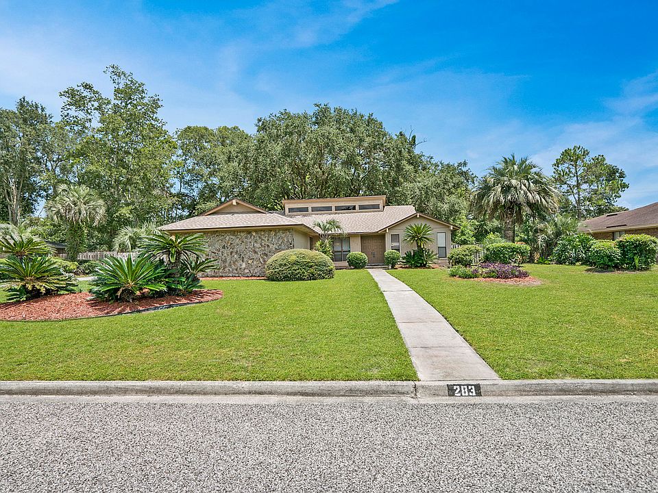 1st image of 283 Glenlyon Dr