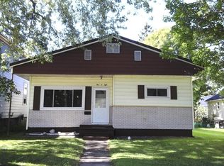908 Young St, Sault Sainte Marie, MI 49783