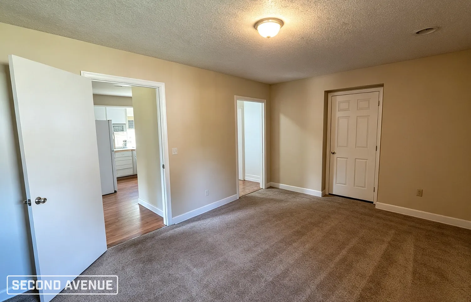 3 bed, 1.0 bath, 1253 sqft, $1,095 — Photo 3