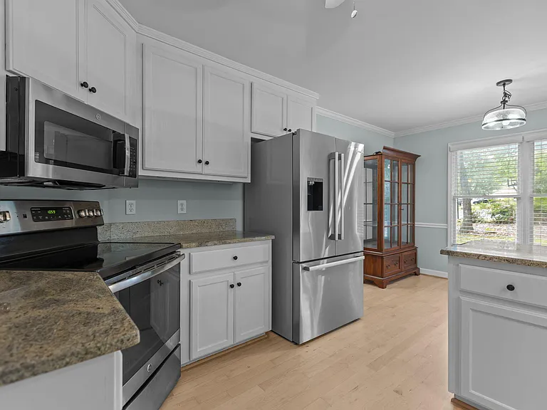 109 Oaklake Ct — Photo 10