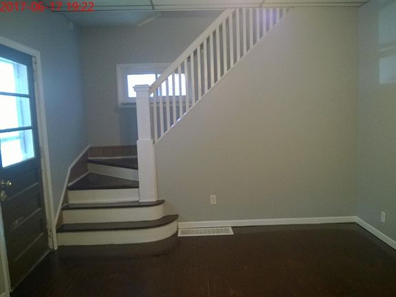 4th image of 5250 Warren Ave