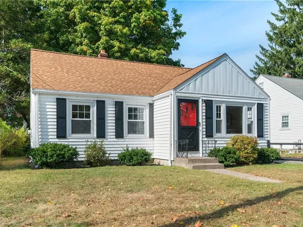 140 Stedman Ave, Pawtucket, RI 02860