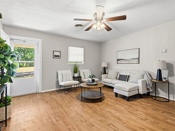 4th image of 1408 Holt St