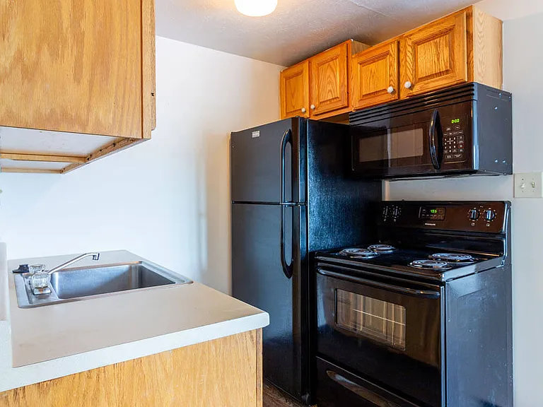 Emerald Overlook Apartments — Photo 3
