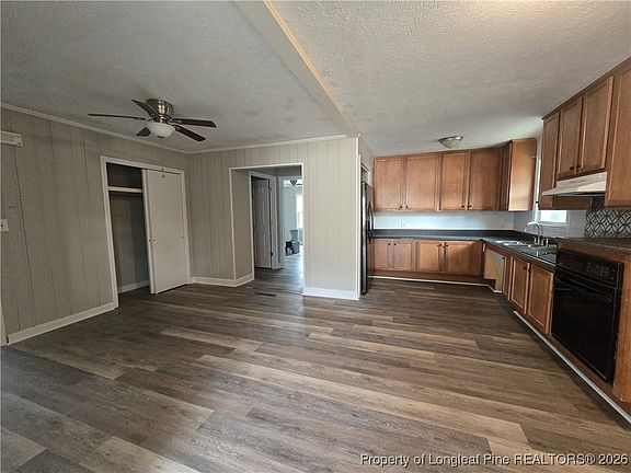5th image of 1606 Gilmore St