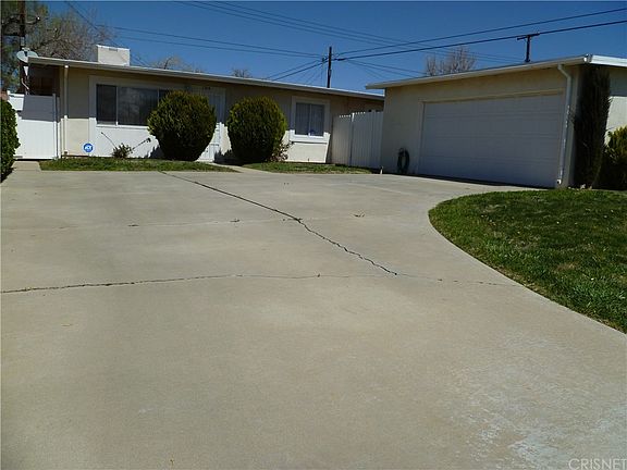 3rd image of 1109 W Avenue H6