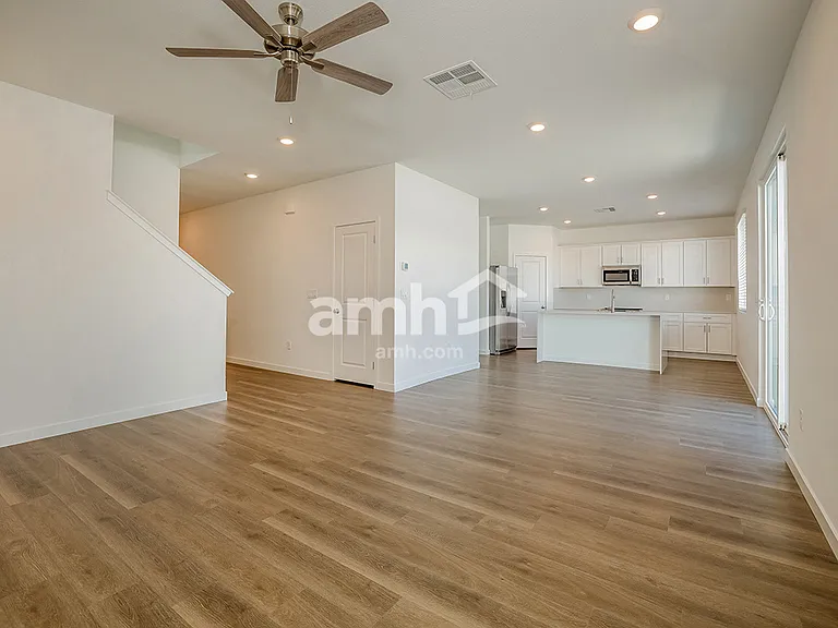 2248 Monroe Ave — Photo 5
