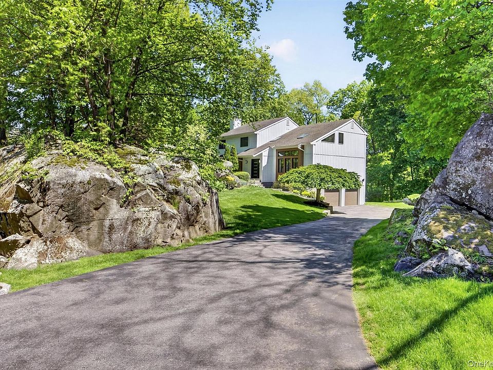 1st image of 8 Amalfi Drive