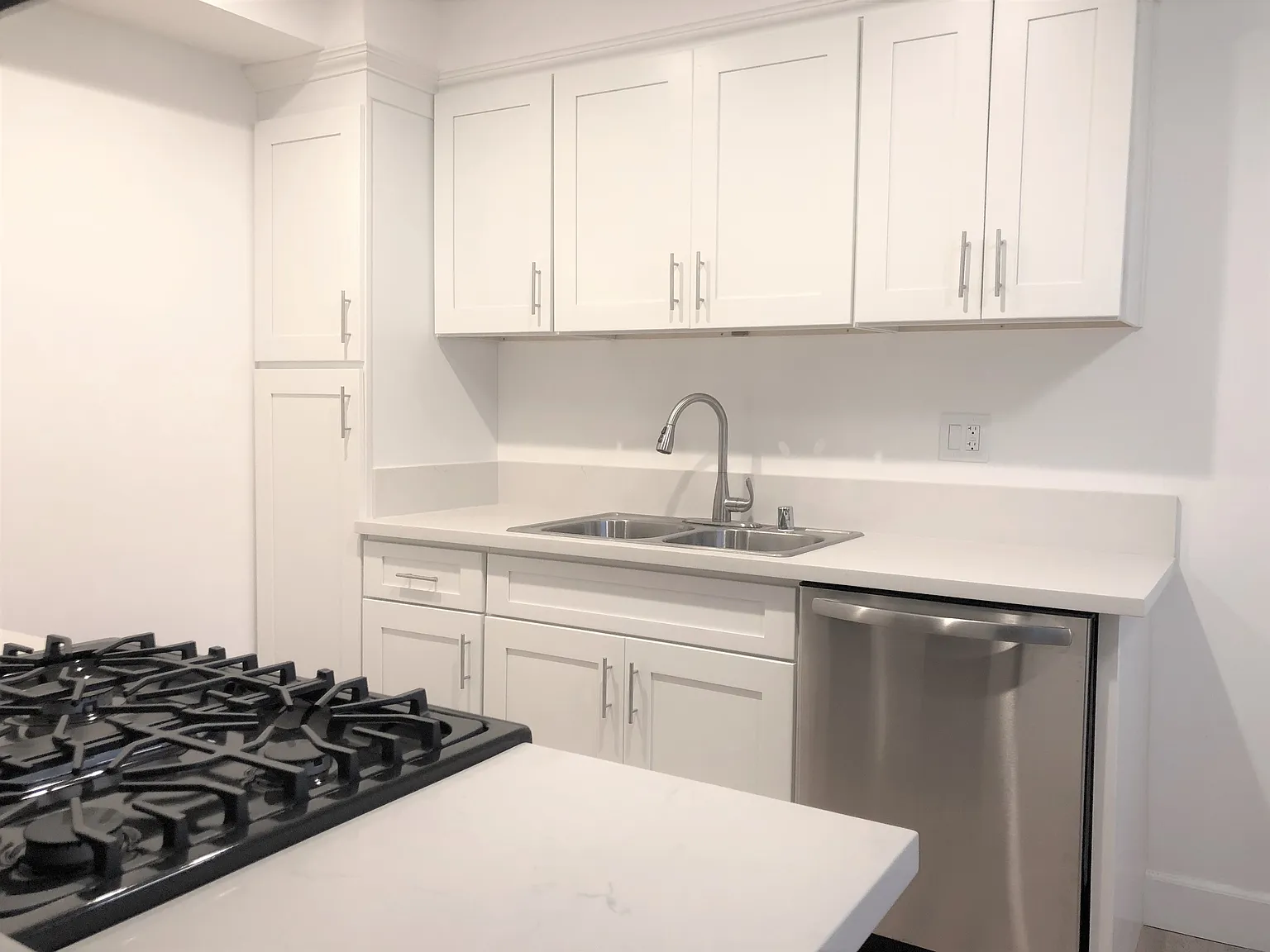 2 bed, 1.5 bath, 853 sqft, $2,400 — Photo 3