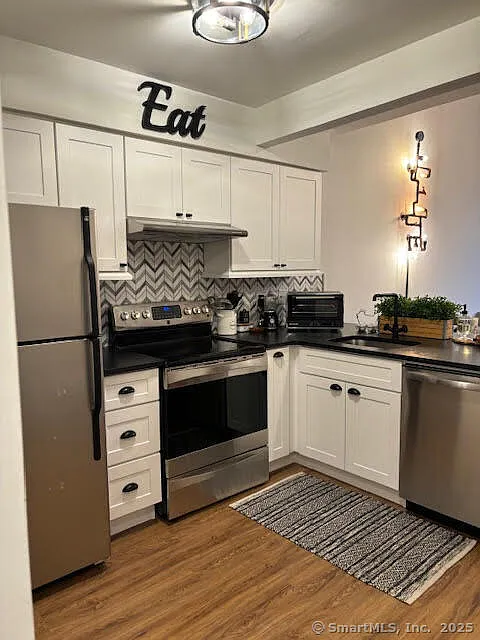 1 bed, 1.5 bath, 725 sqft, $2,700 — Photo 4