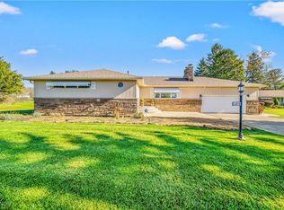 5829 Sunset Dr, Bedford Heights, OH
