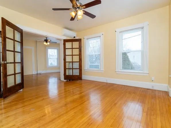 527 N Warren Ave, Brockton, MA 02301