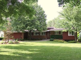 4 Crescent Ct, Midland, MI 48640