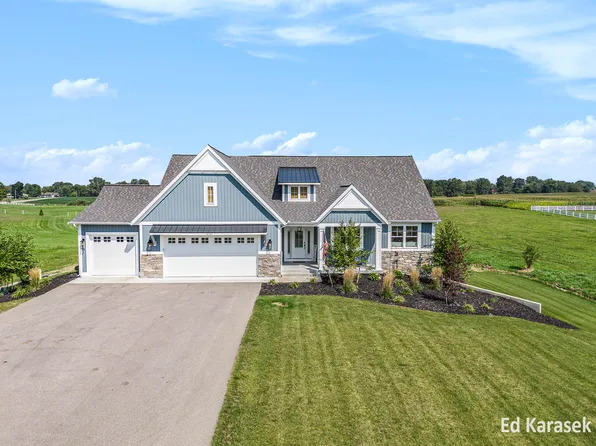 6165 144th Ave, Holland, MI 49423