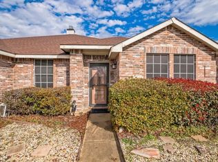 2056 Swenson Ct, Grand Prairie, TX 75052