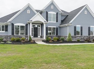 7302 Paddock Ridge Rd, North Tonawanda, NY 14120