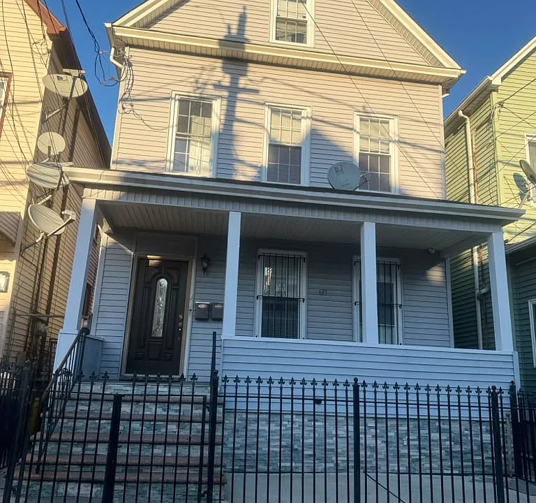 617 Marshall St #2