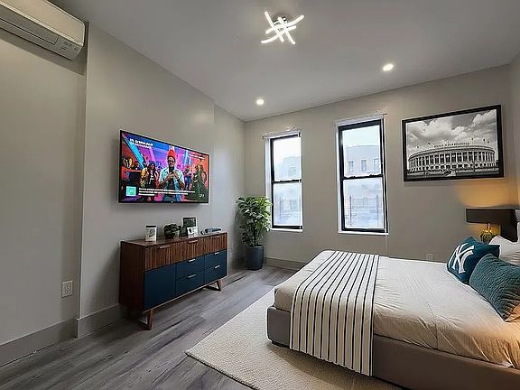 3rd image of 897 4th Ave APT 2L