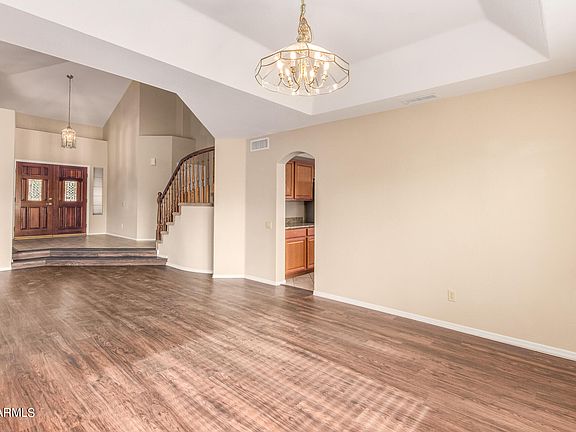 4th image of 5679 E BEVERLY Lane