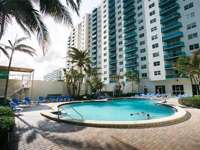 4001 S Ocean Dr #1 — Photo 37