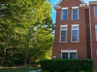 42590 Pine Forest Dr, Chantilly, VA 20152