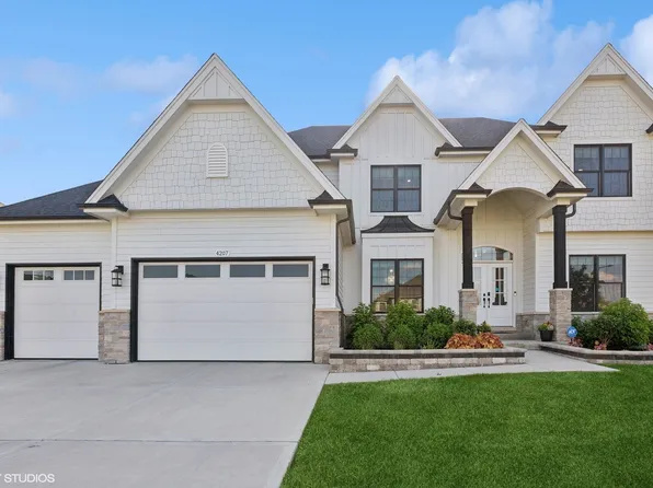 4207 Chinaberry Ln, Naperville, IL 60564