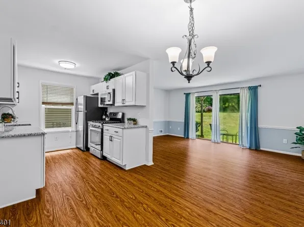 1913 Spruce Hills Dr, Glen Gardner Boro, NJ 08826