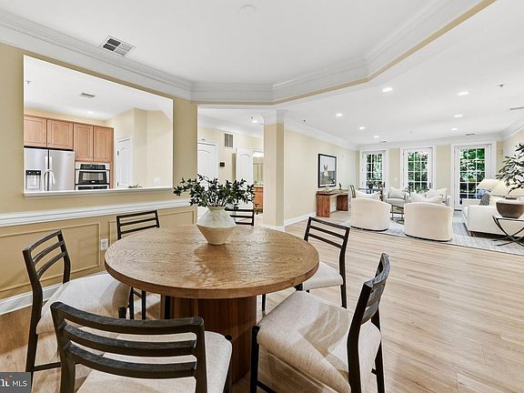 3rd image of 1781 Chain Bridge Rd APT 101