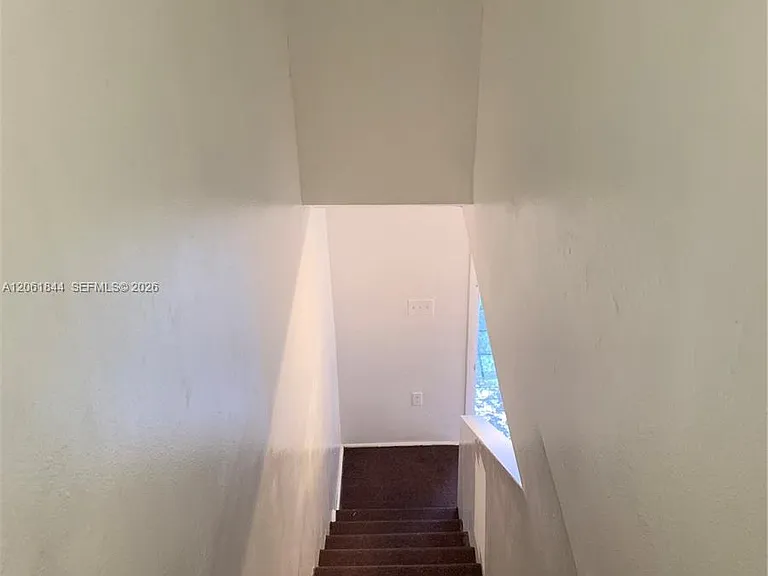 5453 NW 169th Ter — Photo 10