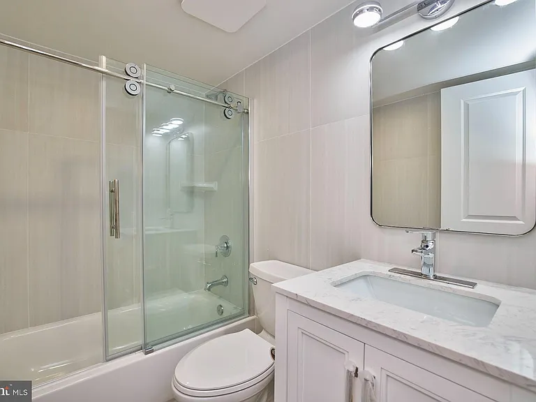 2123 N Early St — Photo 12