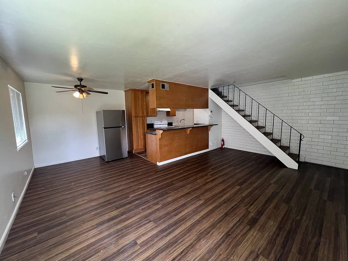 2 bed, 840 sqft, $1,800 — Photo 2
