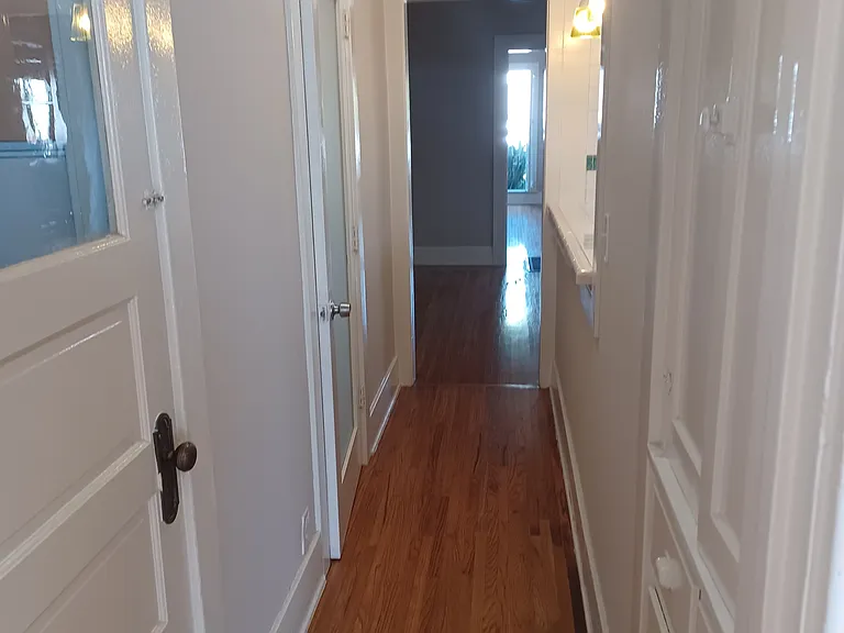 1727 N Alexandria Ave — Photo 8