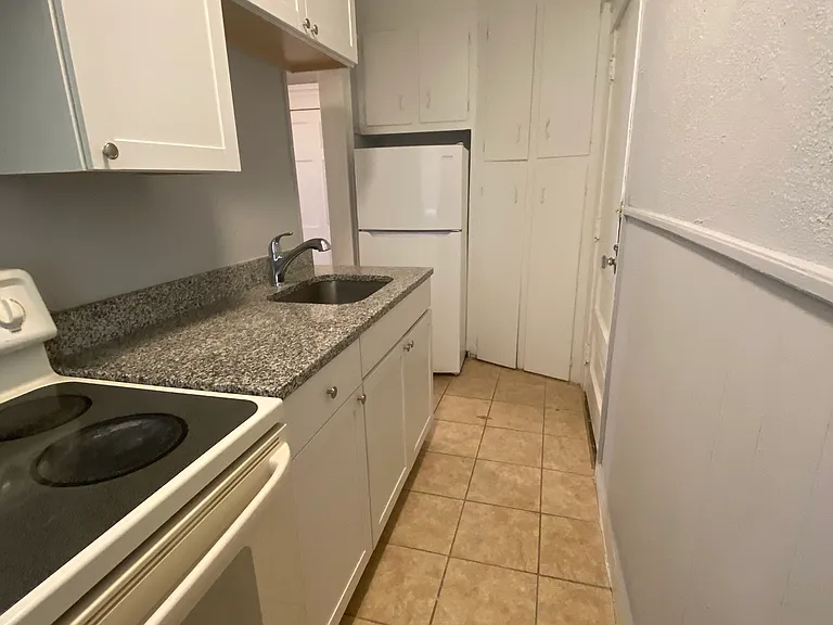 27 West St #2 — Photo 11