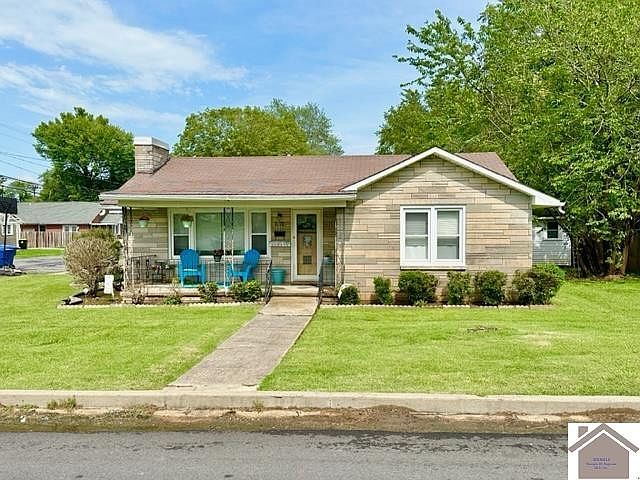 1st image of 1301 Elm St