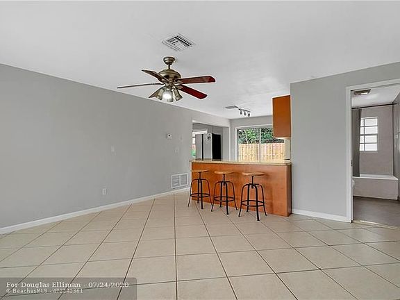 4th image of 3110 NE 10th Ter