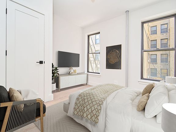 2nd image of 306 E 5th St APT 5