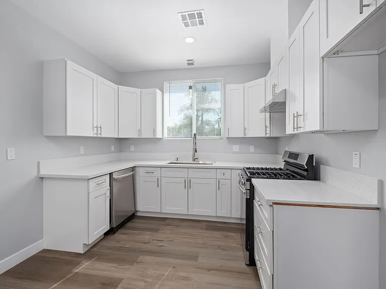 7915 Milton Avenue — Photo 9