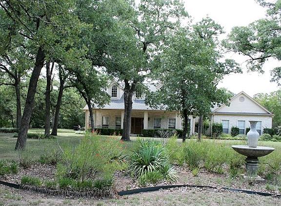4th image of 173 Lois Ln